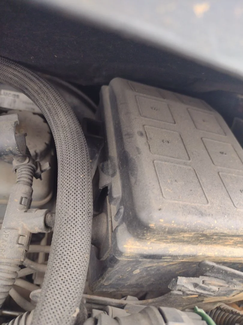 Foto de CAJA RELES / FUSIBLES OPEL ZAFIRA A 2.0 DTI (101 CV / 74 KW)