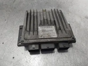 Foto de CENTRALITA MOTOR UCE RENAULT CLIO II FASE II (B/CB0) 1.5 dCi Diesel (82 CV / 60 KW) referencia 8200331477