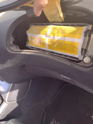 Foto de AIRBAG DELANTERO DERECHO ALFA ROMEO GT (125) 1.9 JTD (M) 16V CAT (150 CV / 110 KW) referencia 0046748661 foto 2