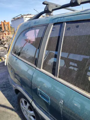 Foto de LUNA CUSTODIA TRASERA DERECHA OPEL ZAFIRA A 2.0 DTI (101 CV / 74 KW)