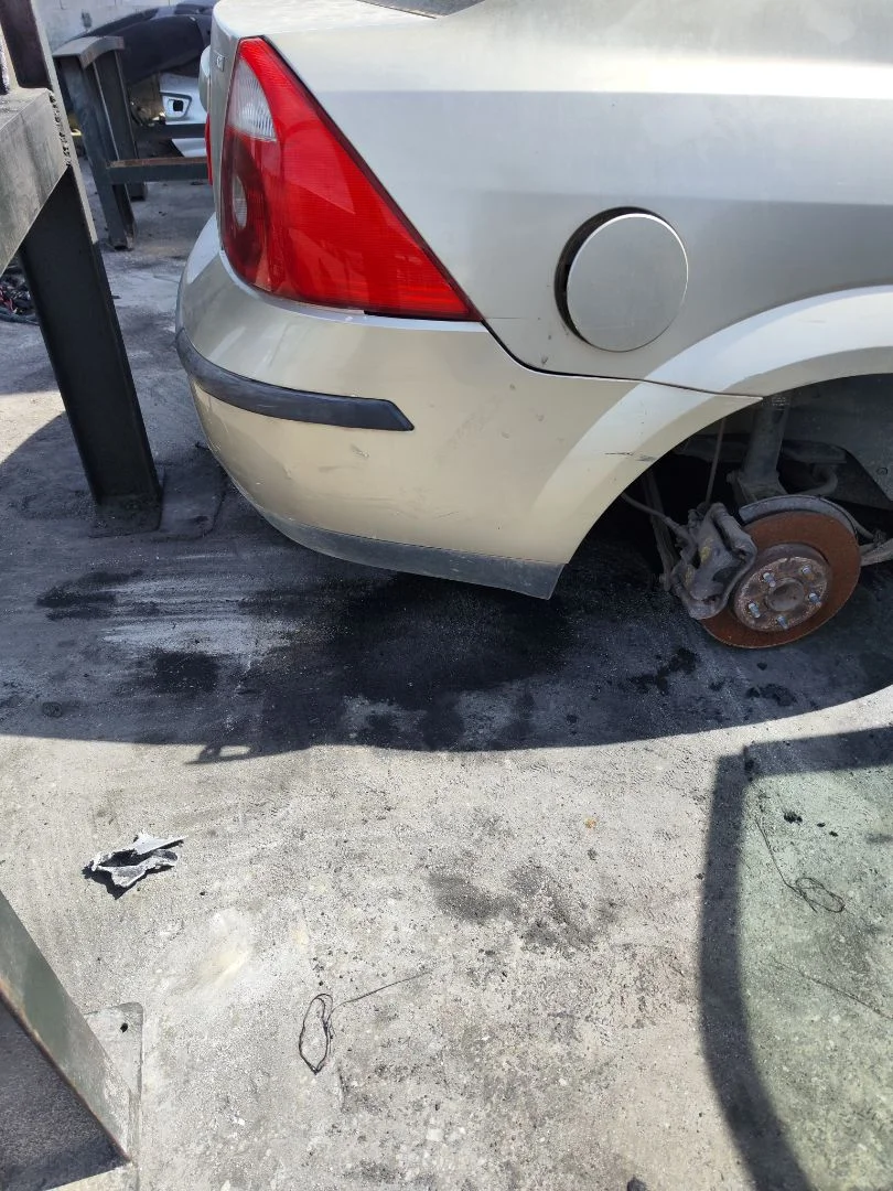 Foto de PARAGOLPES TRASERO FORD MONDEO BERLINA (GE) 2.0 TDCi CAT (131 CV / 96 KW) referencia 1385684