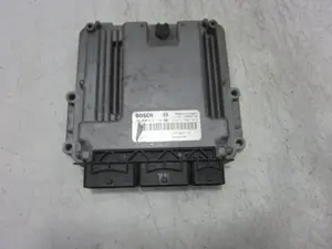 Foto de CENTRALITA MOTOR UCE RENAULT CLIO IV 1.5 dCi Diesel FAP (90 CV / 66 KW) referencia 237102747R