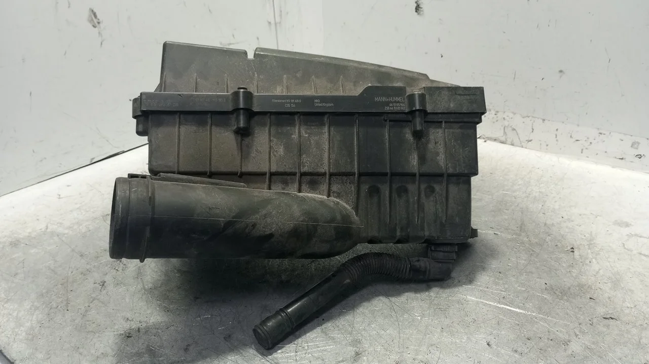 Foto de CAJA FILTRO AIRE SEAT LEON (1P1) 2.0 TDI (140 CV / 103 KW) referencia 1K0129620D