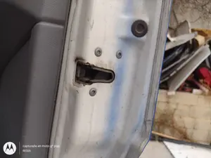 Foto de CERRADURA PUERTA DELANTERA DERECHA VOLKSWAGEN CRAFTER FURGÓN (2E) 2.5 TDI DPF (109 CV / 80 KW) referencia 2E1837016A