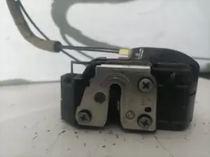 Foto de CERRADURA PUERTA DELANTERA DERECHA NISSAN MICRA (K12E) referencia 5FRC foto 2