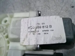 Foto de MOTOR ELEVALUNAS TRASERO DERECHO SEAT IBIZA (6L1) 1.9 TDI (101 CV / 74 KW) referencia 6Q0959812B foto 4