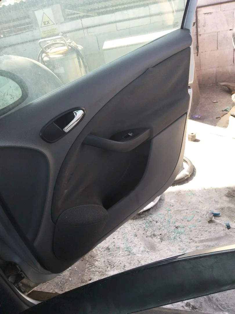 Foto de MANDO ELEVALUNAS DELANTERO DERECHO SEAT ALTEA (5P1) 1.9 TDI (105 CV / 77 KW)