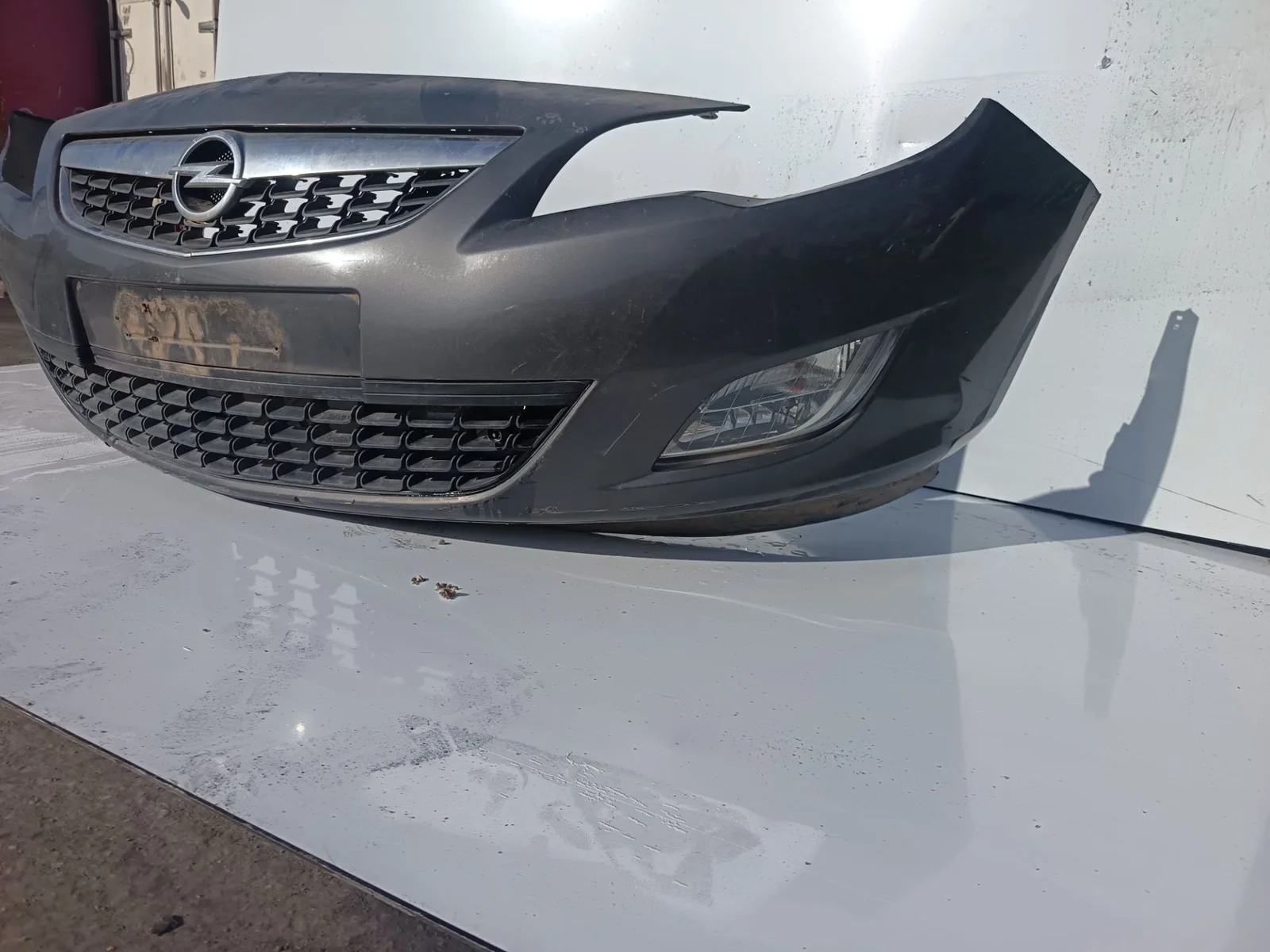 Foto de FARO ANTINIEBLA IZQUIERDO OPEL ASTRA J BERLINA 5P 1.7 16V CDTI (110 CV / 81 KW)