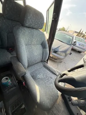 Foto de ASIENTO DELANTERO IZQUIERDO MITSUBISHI GALLOPER (HYUNDAI)(02.1998) 2.5 Turbodiesel (105 CV / 77 KW)