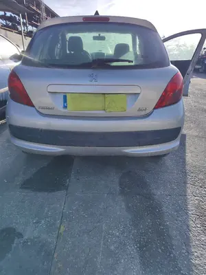 Foto de PARAGOLPES TRASERO PEUGEOT 207 1.4 HDi (68 CV / 50 KW)