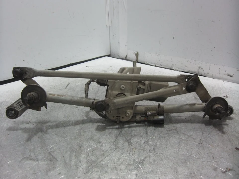 Foto de MOTOR LIMPIA DELANTERO TOYOTA AVENSIS CROSS SPORT (T27) 1.8 16V CAT (147 CV / 108 KW) referencia 8501005080K