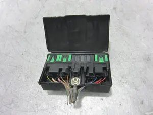 Foto de CAJA RELES / FUSIBLES CITROEN C3 1.4 HDi (68 CV / 50 KW) referencia 9632229480