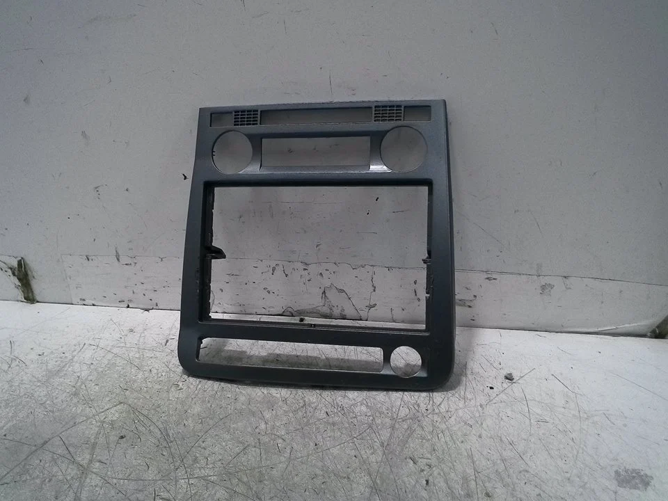 Foto de MOLDURA SEAT IBIZA (6L1) 1.9 TDI (101 CV / 74 KW) referencia 6L1858071