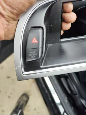 Foto de WARNING AUDI A5 COUPE (8T) 2.0 16V TDI (170 CV / 125 KW)