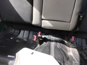 Foto de ENGANCHE CINTURON TRASERO DERECHO SAAB 9-3 BERLINA 1.9 TiD CAT (150 CV / 110 KW)