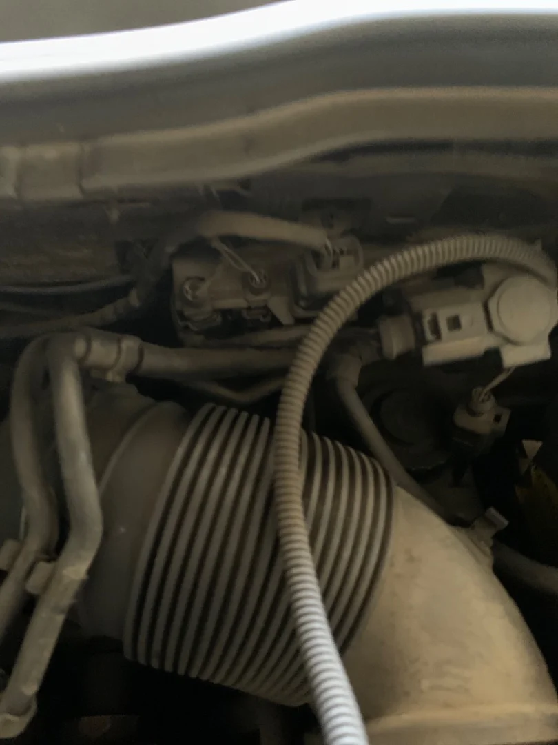 Foto de CAJA PRECALENTAMIENTO VOLKSWAGEN PASSAT VARIANT (3C5) 2.0 TDI (140 CV / 103 KW)