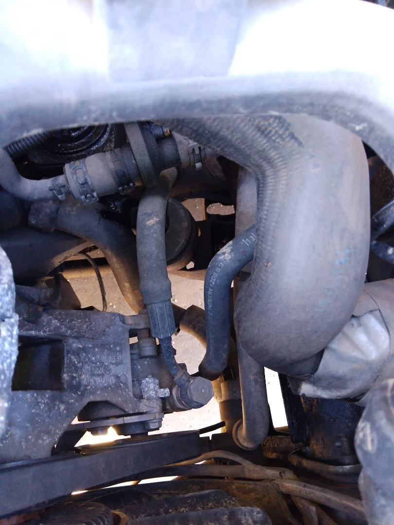 Foto de TUBO PRESION DIRECCION ASISTIDA VOLKSWAGEN PASSAT BERLINA (3B3) 1.9 TDI (131 CV / 96 KW)