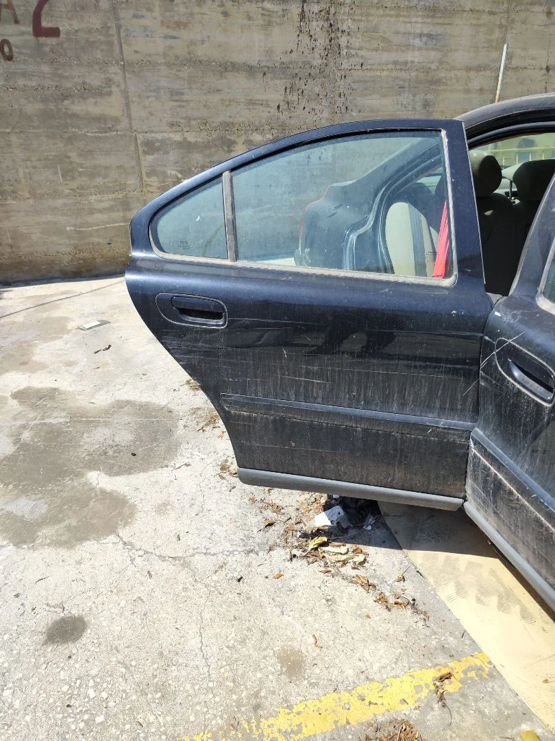 Foto de PUERTA TRASERA DERECHA VOLVO S60 BERLINA 2.4 Diesel (126 CV / 93 KW) referencia 30796489