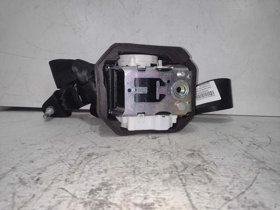 Foto de CINTURON SEGURIDAD TRASERO IZQUIERDO CITROEN DS3 1.6 e-HDi FAP (92 CV / 68 KW) referencia 96819581XX
