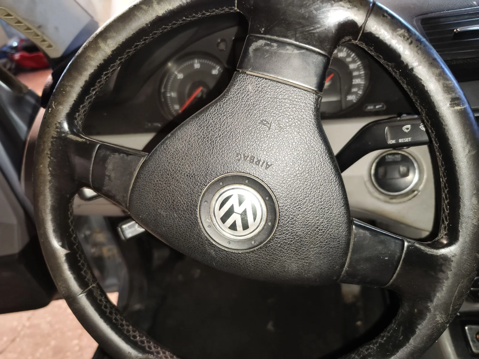 Foto de AIRBAG DELANTERO IZQUIERDO VOLKSWAGEN PASSAT BERLINA (3C2) 2.0 TDI (140 CV / 103 KW) referencia 3C0880201AA