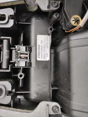 Foto de CONSOLA CENTRAL BMW SERIE 3 BERLINA (E46) 2.0 16V Diesel CAT (136 CV / 100 KW) referencia 0000175885 foto 7