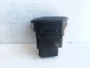 Foto de MANDO ELEVALUNAS TRASERO DERECHO PEUGEOT 406 BERLINA (S1/S2) referencia 25943 foto 4