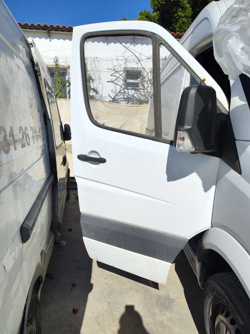 Foto de PUERTA DELANTERA DERECHA MERCEDES-BENZ SPRINTER II FURGÓN 2.1 CDI CAT (88 CV / 65 KW) referencia A9067200105