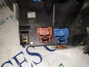 Foto de MANDO MULTIFUNCION CITROEN C3 referencia 61776902 foto 3
