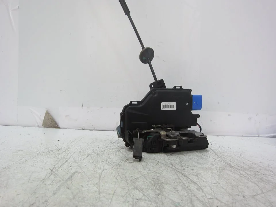 Foto de CERRADURA PUERTA DELANTERA DERECHA VOLKSWAGEN GOLF V (1K1)(10.2003) 2.0 TDI (140 CV / 103 KW) referencia 3D1837016