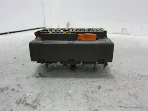 Foto de CAJA RELES / FUSIBLES CITROEN XSARA BERLINA 1.9 Diesel (69 CV / 51 KW) referencia 95685911 foto 5