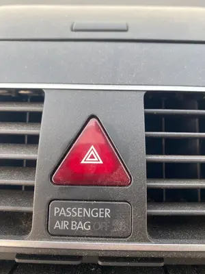 Foto de WARNING VOLKSWAGEN TOURAN (1T3) 1.6 TDI DPF (105 CV / 77 KW)
