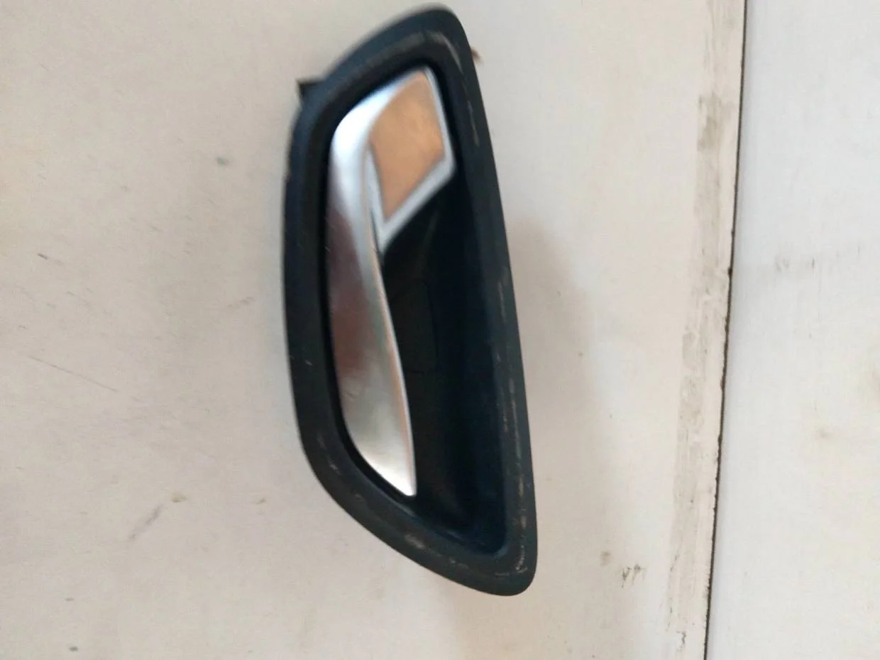 Foto de MANETA INTERIOR DELANTERA IZQUIERDA RENAULT MEGANE IV BERLINA 5P referencia 806718801R