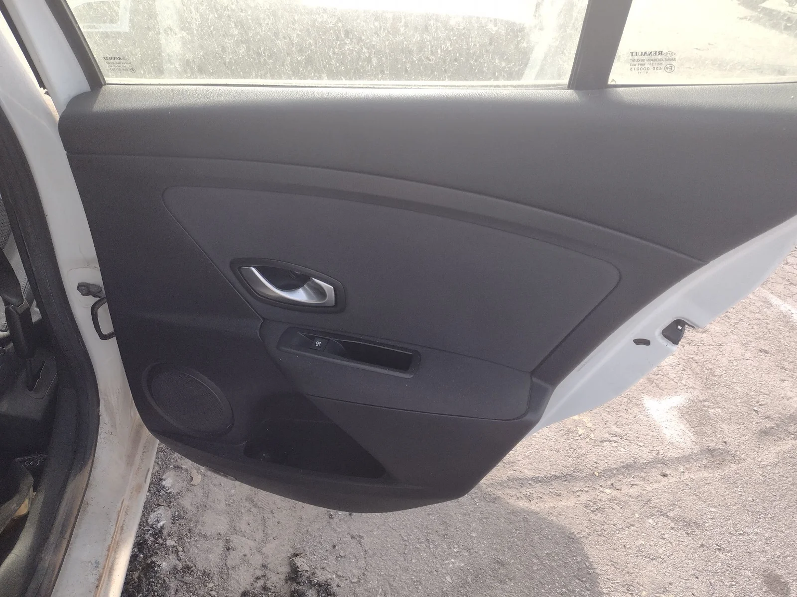 Foto de ELEVALUNAS TRASERO DERECHO RENAULT MEGANE III BERLINA 5P 2.0 16V (140 CV / 103 KW) referencia 827200003R