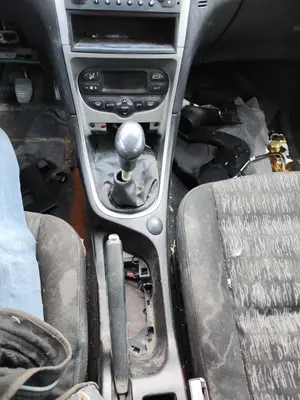 Foto de CONSOLA CENTRAL PEUGEOT 307 (S1)(04.2001) 1.6 16V CAT (109 CV / 80 KW)