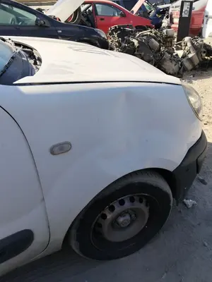 Foto de ALETA DELANTERA DERECHA RENAULT KANGOO I (F/KC0) 1.9 dCi Diesel CAT (84 CV / 62 KW)