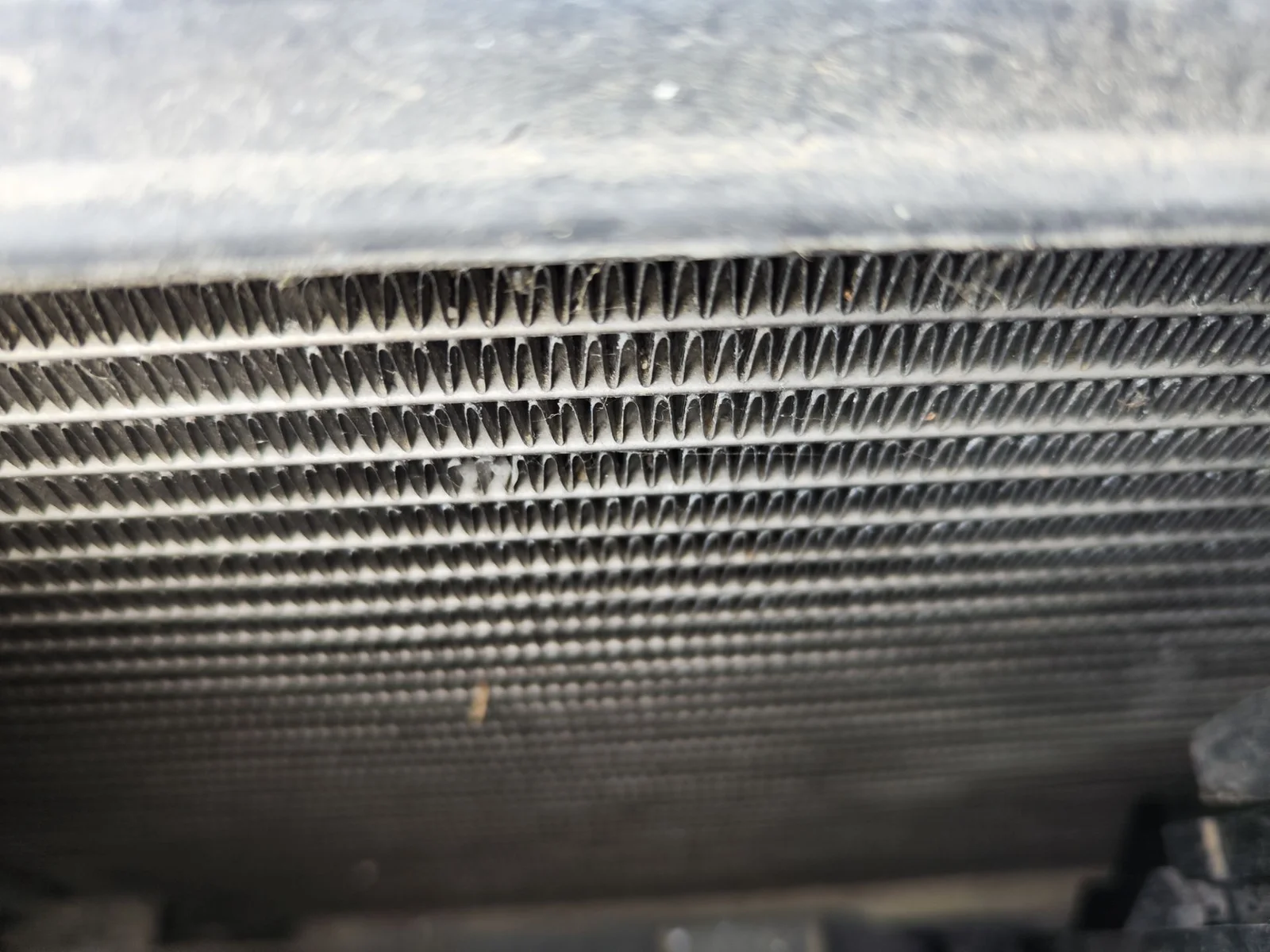 Foto de CONDENSADOR / RADIADOR AIRE ACONDICIONADO BMW SERIE 3 BERLINA (E90) 2.0 Turbodiesel CAT (143 CV / 105 KW)