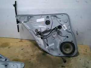 Foto de ELEVALUNAS TRASERO IZQUIERDO SEAT IBIZA (6L1) 1.9 TDI (101 CV / 74 KW) referencia 6L4839755M foto 1