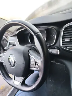 Foto de VOLANTE RENAULT TALISMAN SPORT TOURER 1.6 dCi Diesel FAP Energy (131 CV / 96 KW) referencia 484006404R foto 3