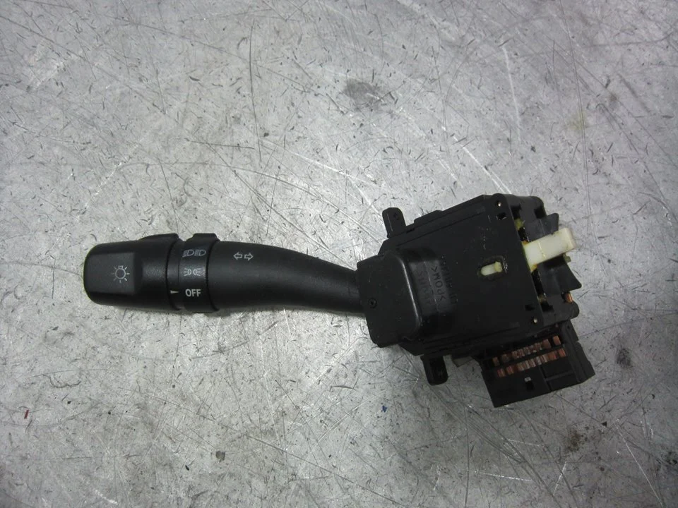Foto de MANDO LUCES KIA CERATO (LD) 1.6 CAT (105 CV / 77 KW) referencia LD4813AA