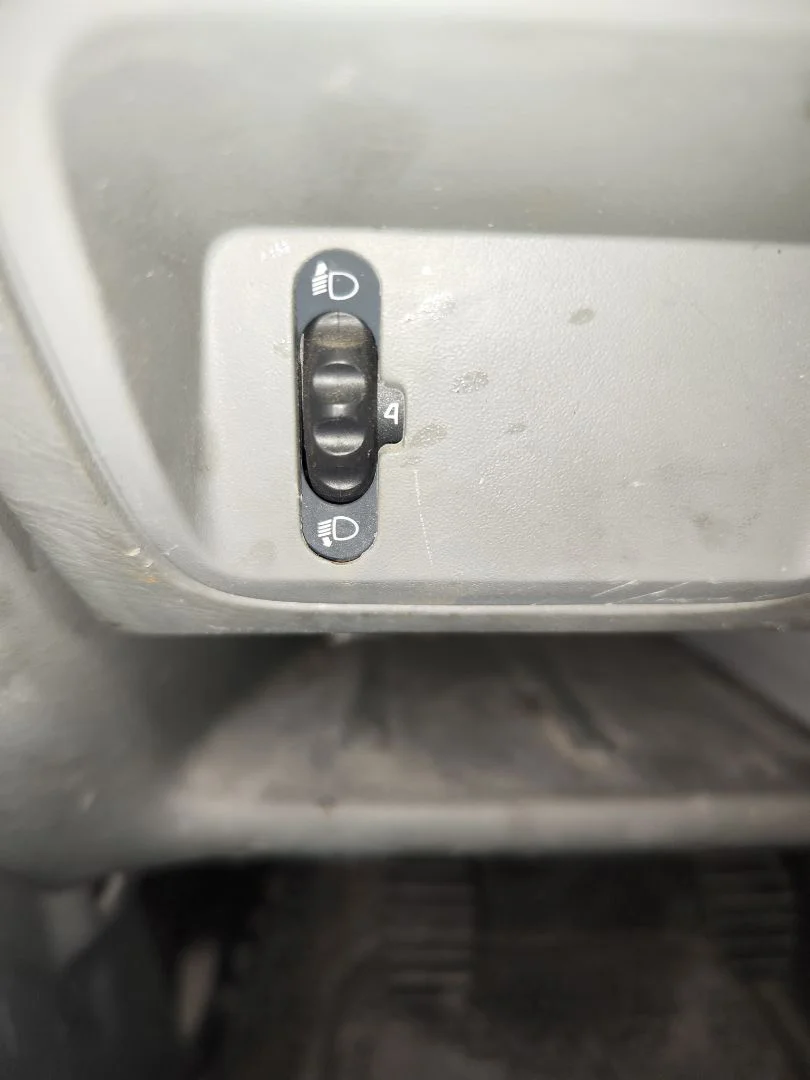 Foto de INTERRUPTOR OPEL VIVARO FURGÓN/COMBI 2.0 16V CDTI (114 CV / 84 KW)