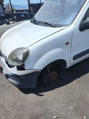 Foto de ALETA DELANTERA IZQUIERDA RENAULT KANGOO I (F/KC0) 1.9 dCi Diesel CAT (84 CV / 62 KW) referencia 7751718631