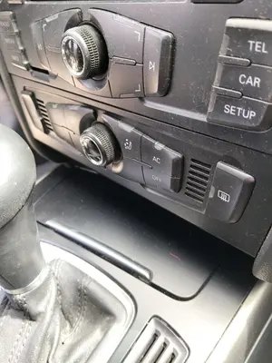 Foto de CENICERO AUDI A4 BERLINA (8K2) 2.0 16V TDI (143 CV / 105 KW)