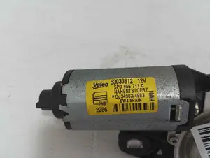 Foto de MOTOR LIMPIA TRASERO SEAT LEON (1P1) 2.0 TDI (140 CV / 103 KW) referencia 5P0955711C foto 3