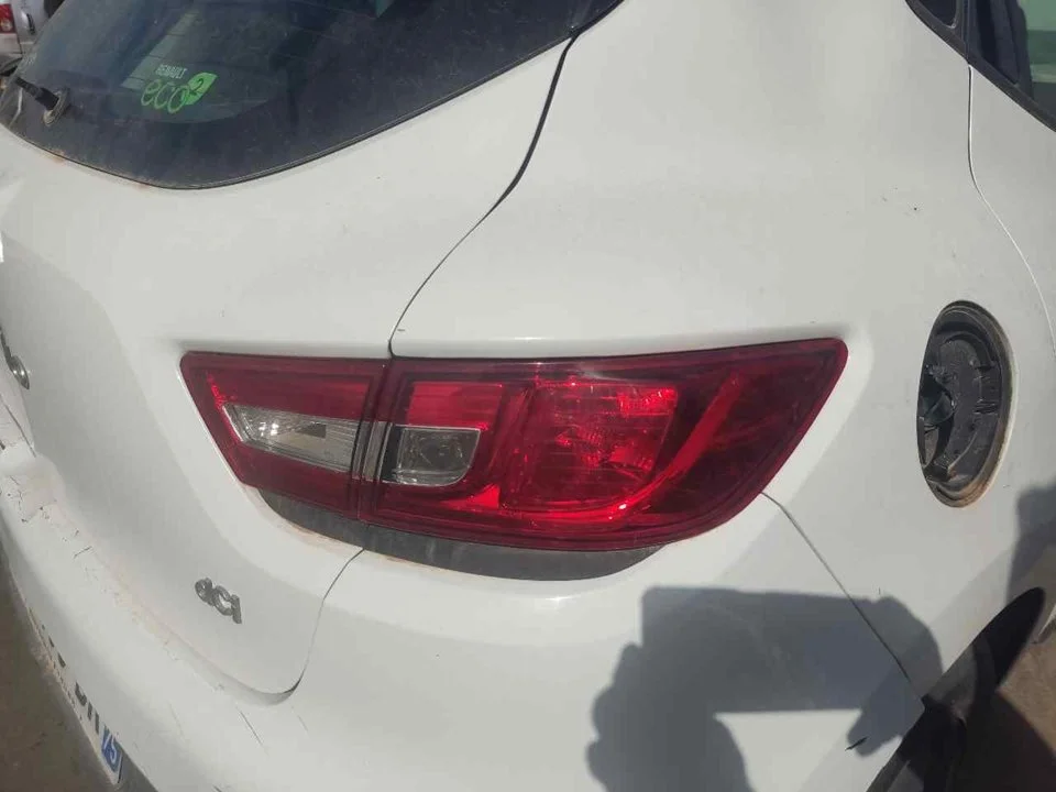 Foto de PILOTO TRASERO DERECHO RENAULT CLIO IV 1.5 dCi Diesel FAP (90 CV / 66 KW) referencia 265502631R