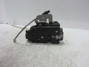 Foto de CERRADURA PUERTA DELANTERA DERECHA AUDI A2 (8Z) 1.4 16V (75 CV / 55 KW) referencia 8Z1837016E