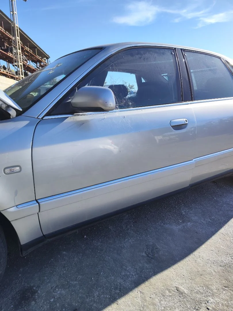 Foto de PUERTA DELANTERA IZQUIERDA AUDI A8 (D2) 4.2 V8 40V (310 CV / 228 KW)