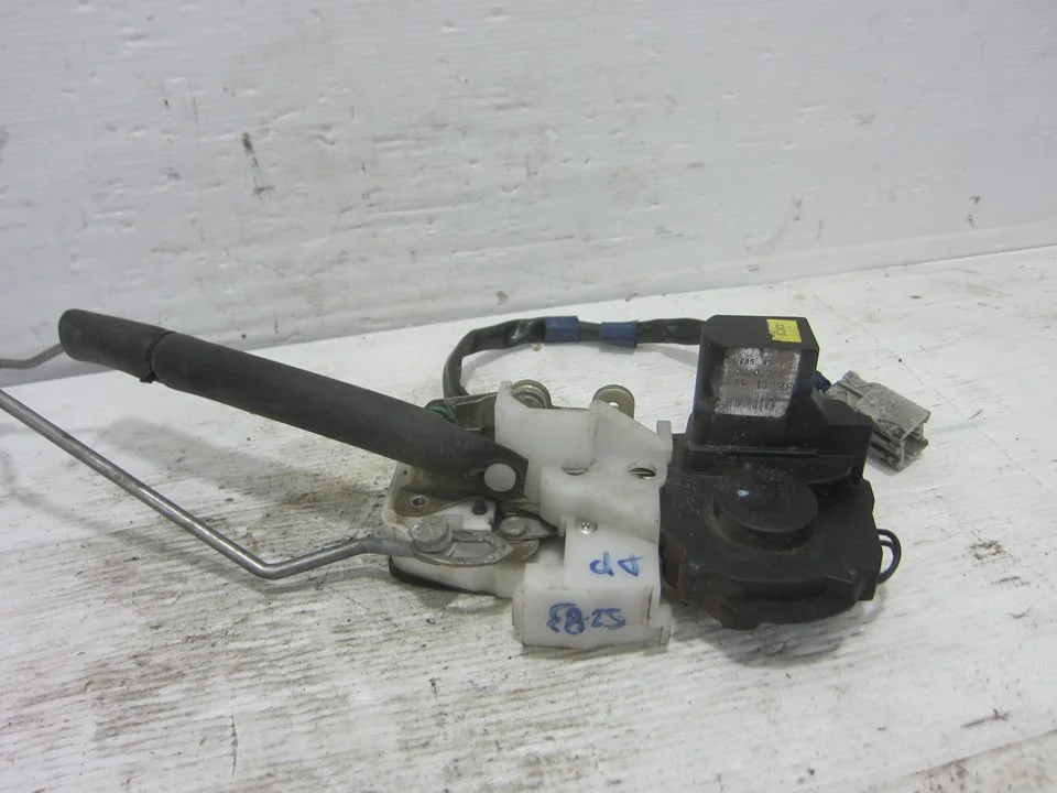 Foto de CERRADURA PUERTA DELANTERA DERECHA MG ROVER ROVER 45 (T/RT) 1.4 16V CAT (103 CV / 76 KW)