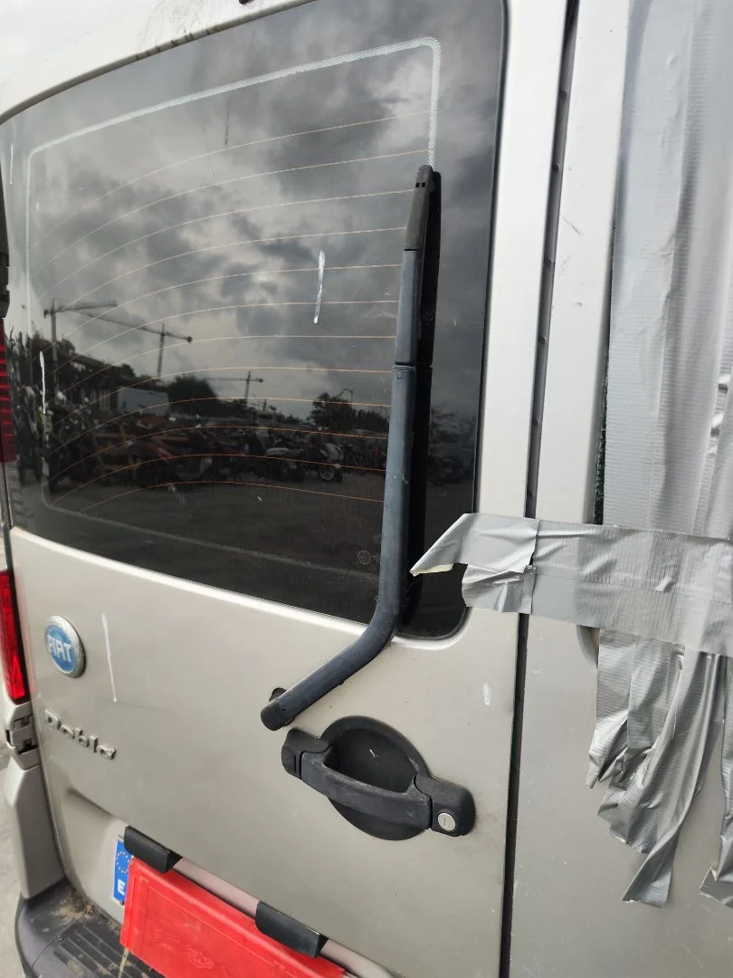 Foto de BRAZO LIMPIA TRASERO FIAT I DOBLÒ (119) 1.9 Diesel CAT (63 CV / 46 KW) referencia 0051738854
