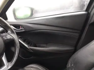 Foto de GUARNECIDO PUERTA DELANTERA DERECHA MAZDA 6 BERLINA (GJ) 2.2 Turbodiesel CAT (175 CV / 129 KW) referencia GS1D4281K