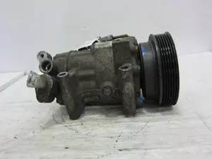 Foto de COMPRESOR AIRE ACONDICIONADO RENAULT CLIO III referencia 8200365787A foto 2